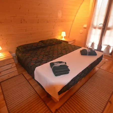 Holz Igloo Mit Privat Garten Campingplatz