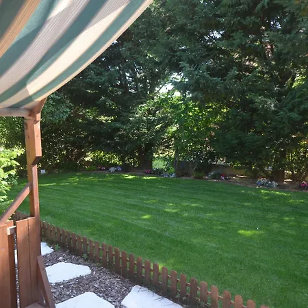 Holz Igloo Mit Privat Garten マネルバ・デル・ガルダ