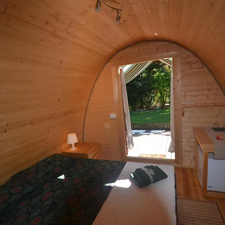 Holz Igloo Mit Privat Garten キャンプ場